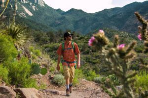 88 % mladých vníma klimatickú zmenu ako vážny problém: ako ich zapojiť do vzdelávania o udržateľnosti?