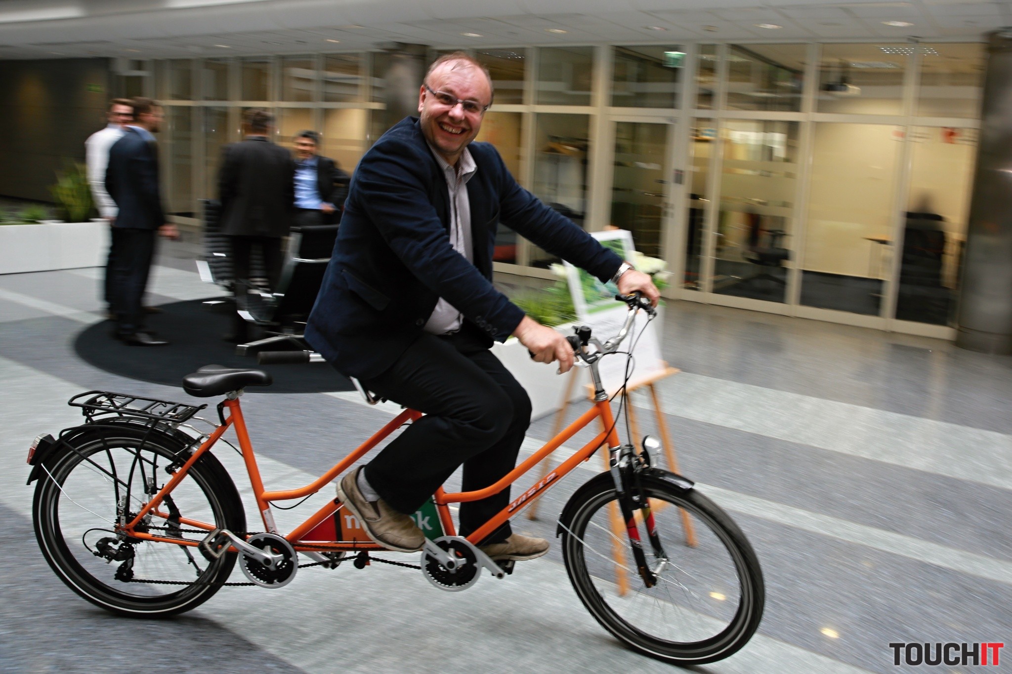 Cyklistická sezóna je v plnom prúde: Allegro.sk hlási boom elektrobicyklov