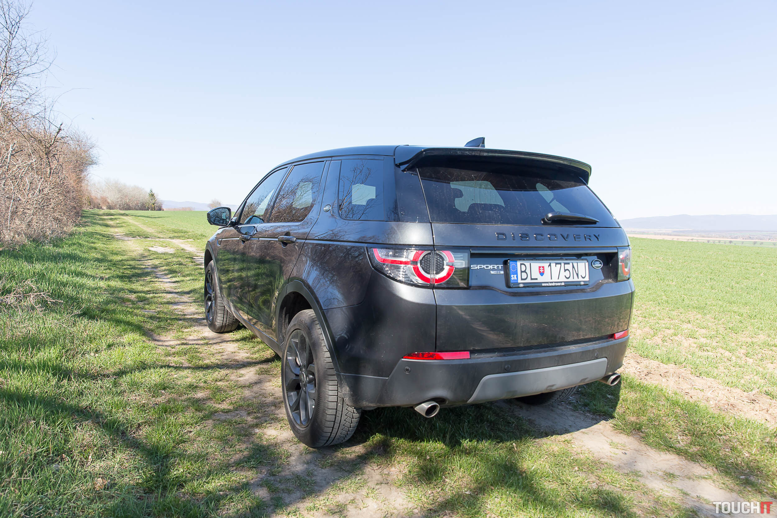 Nitriansky závod Jaguar Land Rover postupne obnovuje svoju prevádzku