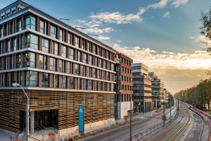 Záujem o lacnejšie tovary rastie. Zo zahraničia nakupujeme výrazne viac ako vlani