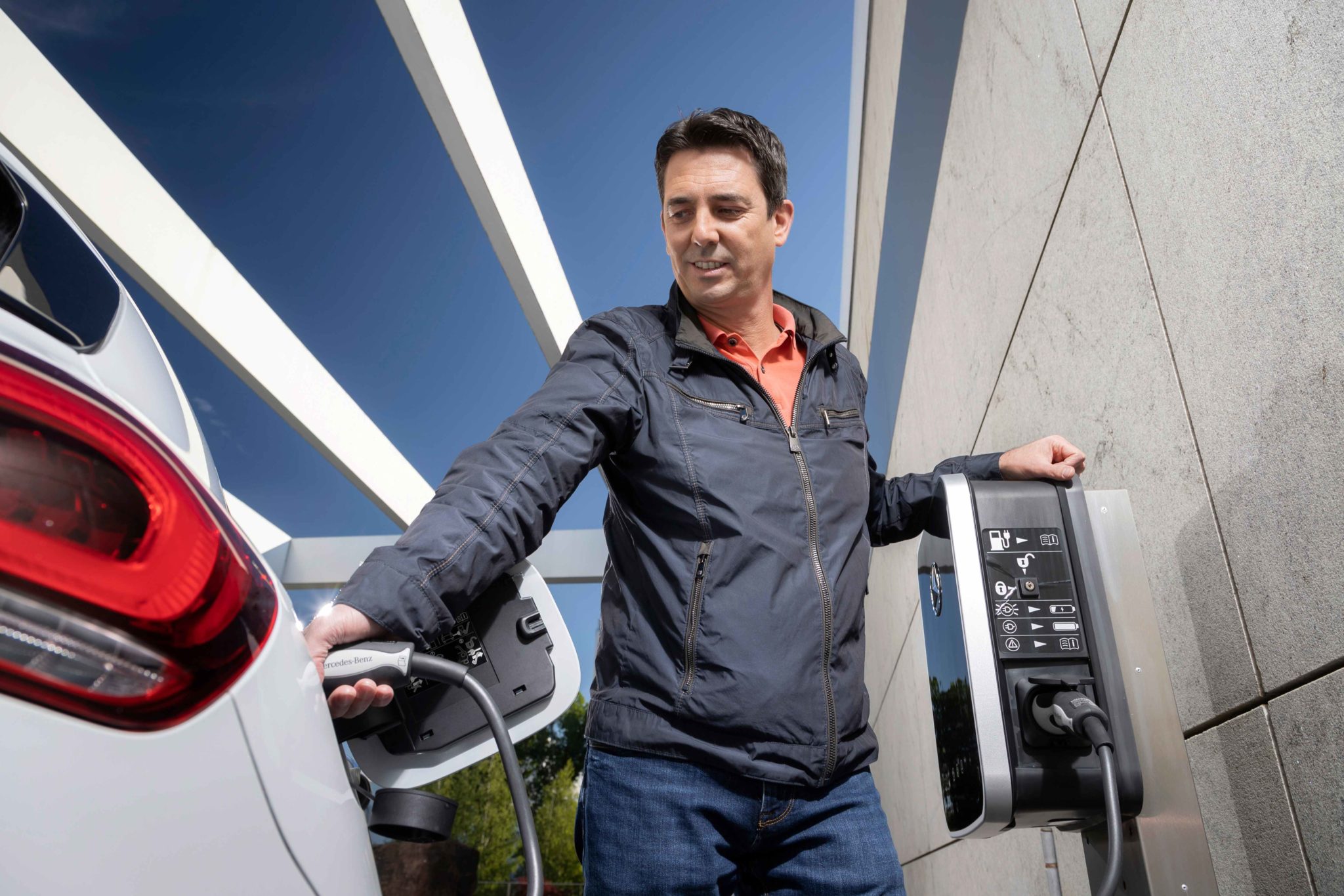 Firmy majú už len zopár dní na zmenu dodávateľa elektriny, ktorou môžu ušetriť tisíce eur aj stovky ton emisií CO2