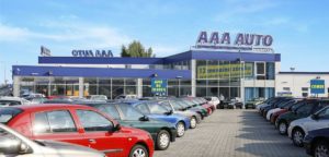 Vlani si Slováci doviezli vyše 61 500 ojazdených áut, viac ako polovica mala cez 100-tisíc kilometrov