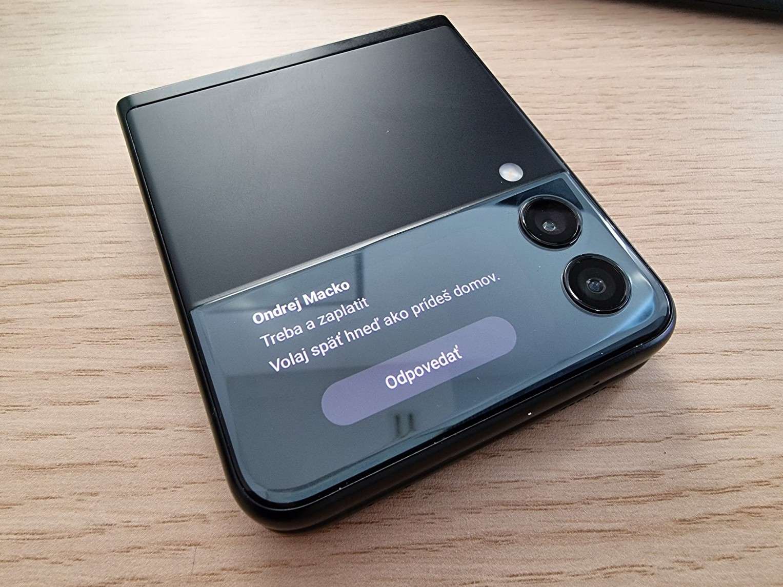 Slováci stále milujú SMS-ky