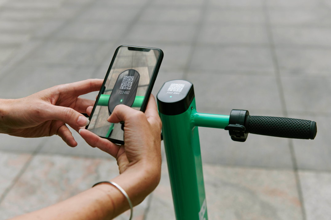 Bolt predstavuje nový bezpečnostný záväzok a zavádza opatrenia pre bezohľadných jazdcov na kolobežkách