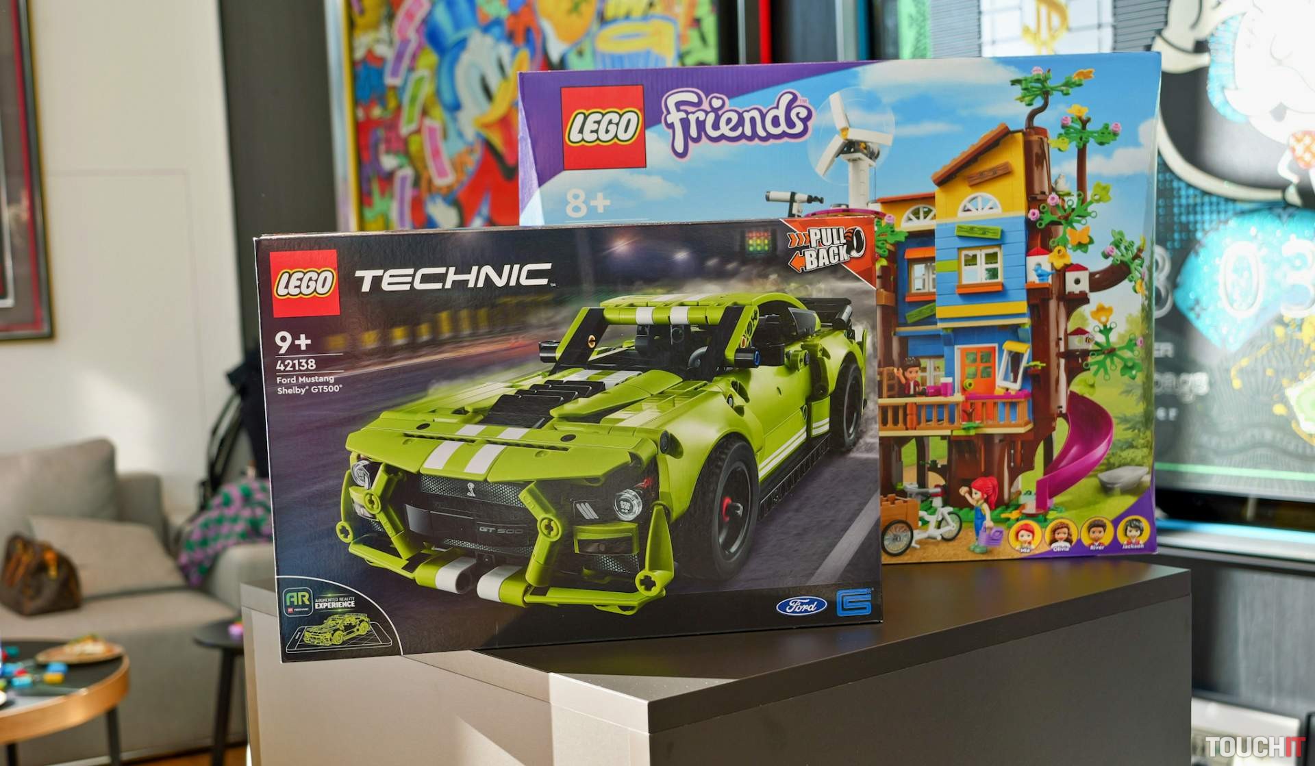 VIANOČNÝ PRIESKUM: Aké darčeky kupujeme na Vianoce dospelým? Ich zoznam a investovaná suma vás možno prekvapia