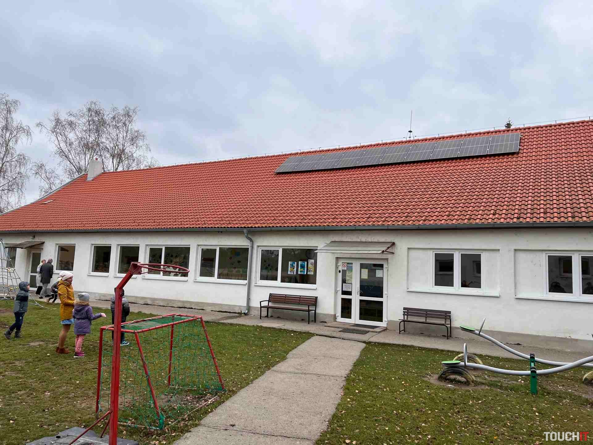 Nadácia ZSE podporí fotovoltiku na školách