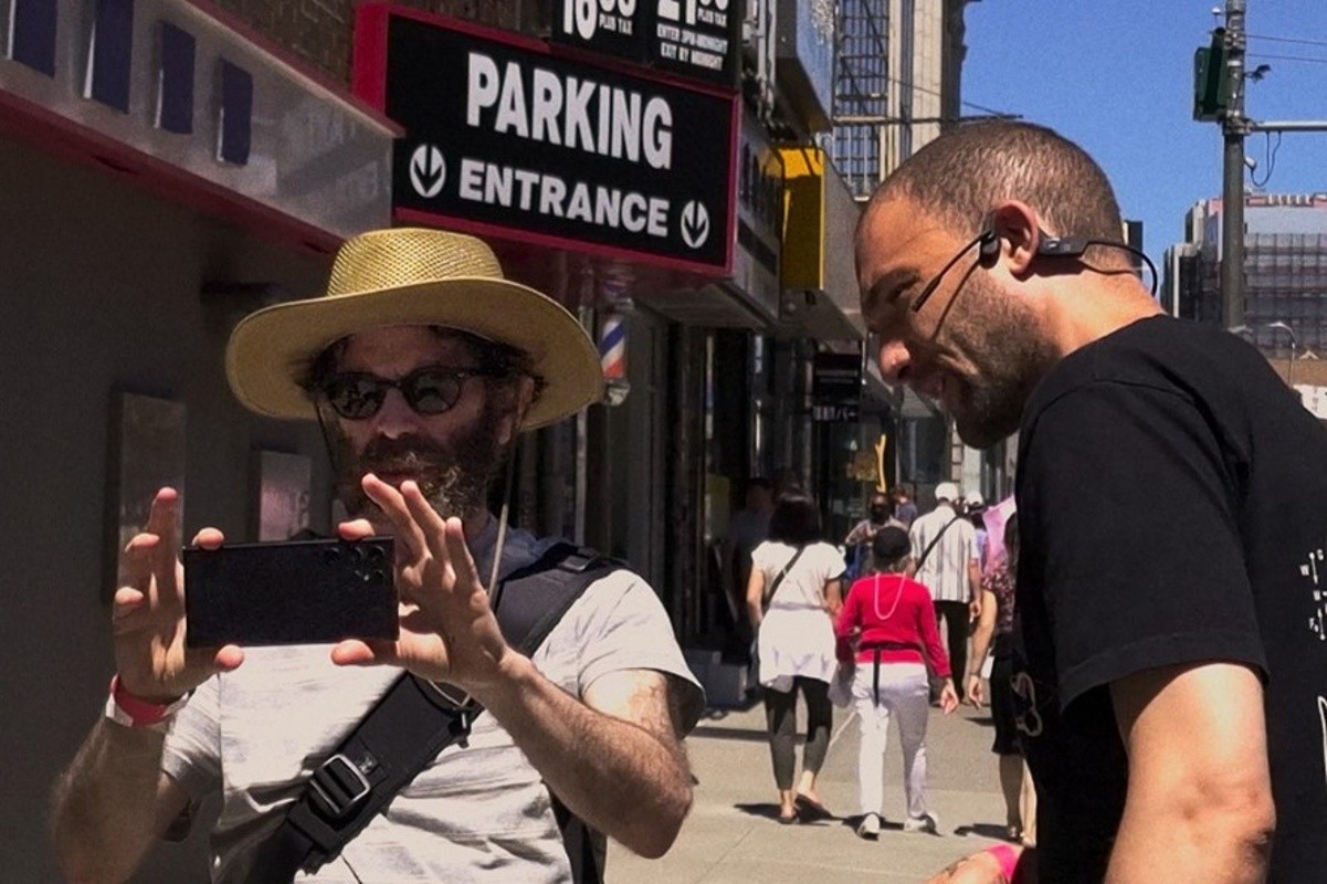 Samsung predstaví špičkovú kameru nových modelov Galaxy v spolupráci so slávnym režisérom Charliem Kaufmanom