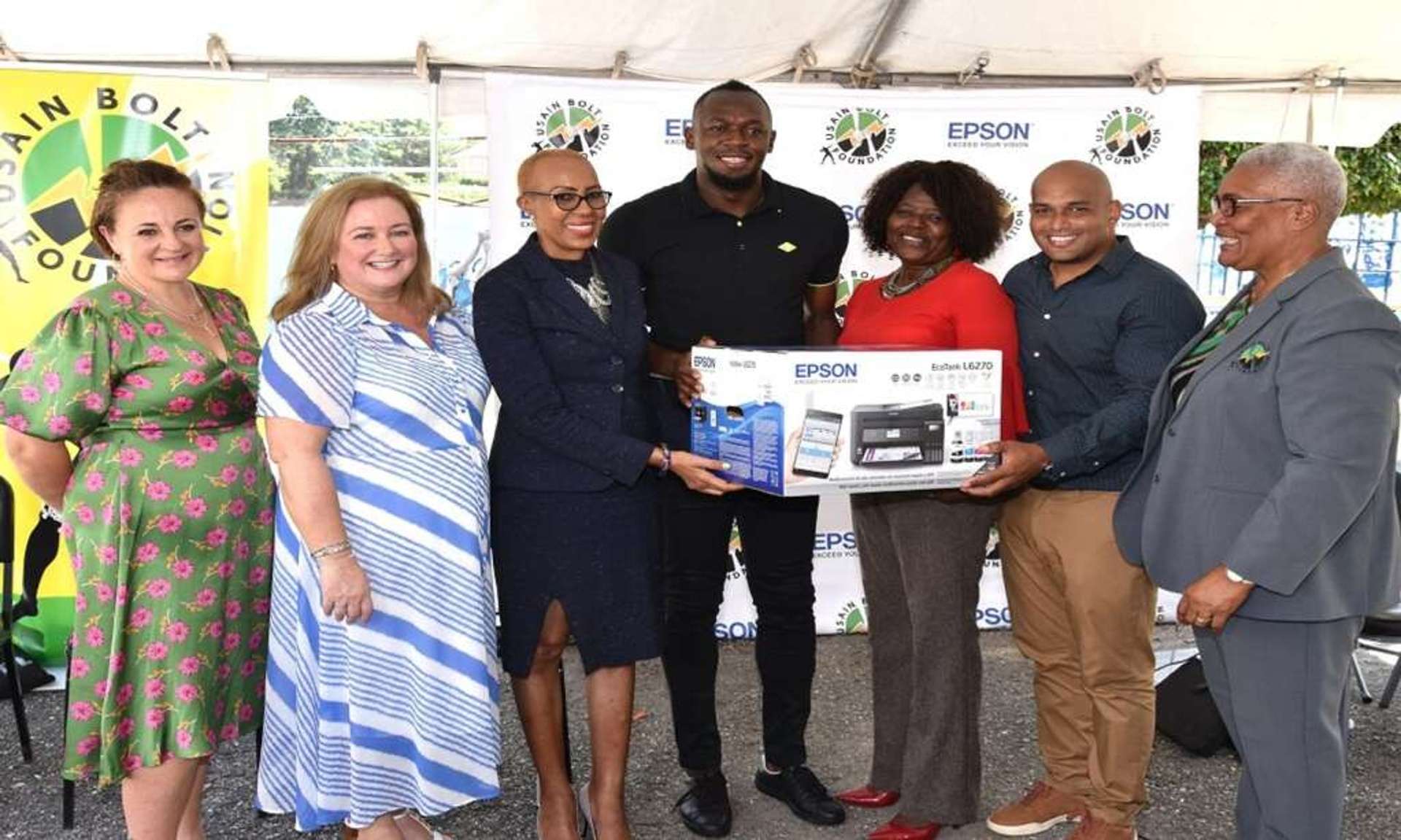 Spoločnosť Epson daruje ďalšie tlačiarne EcoTank nadácii Usaina Bolta na Jamajke