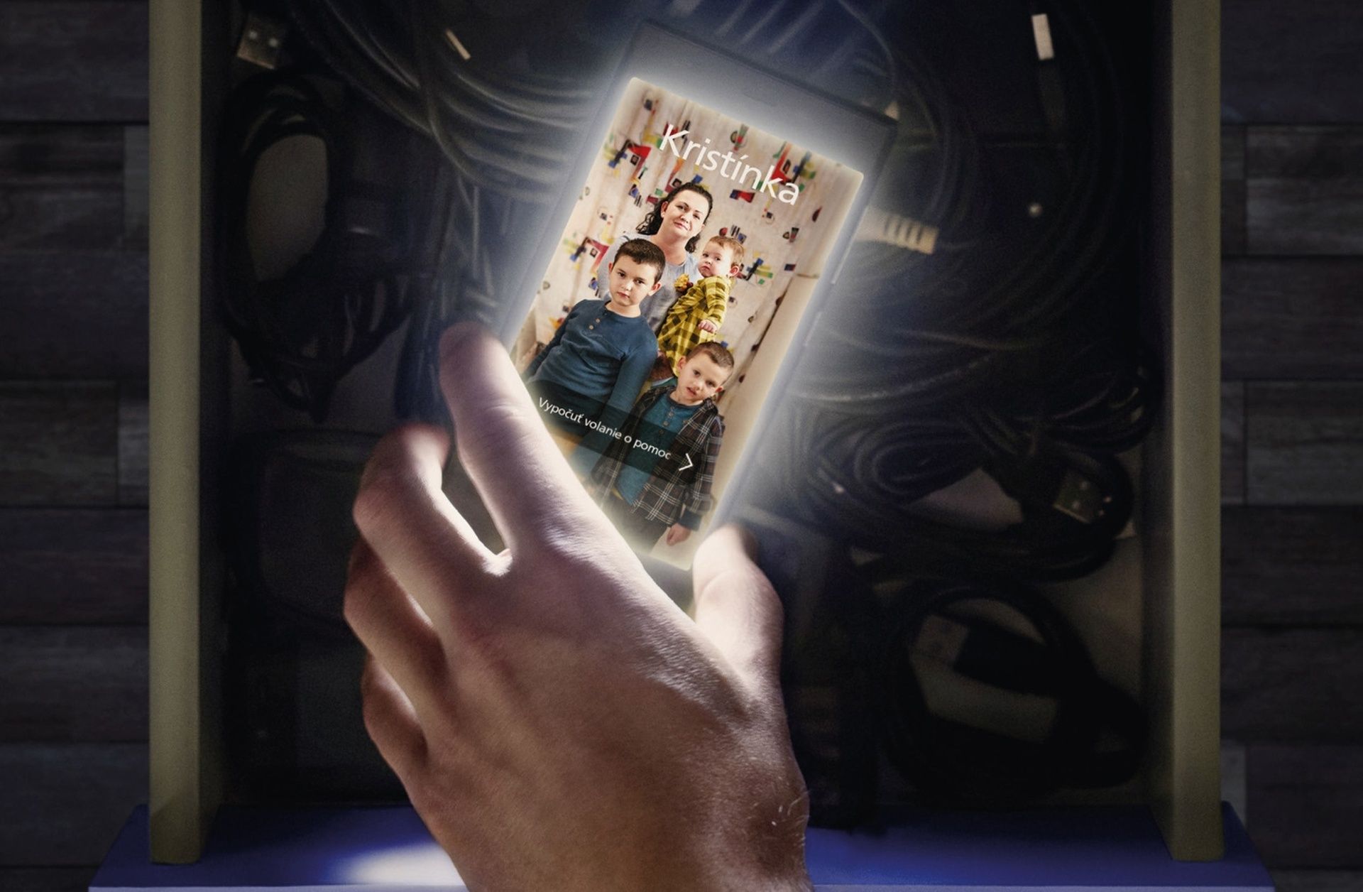 Nepotrebné telefóny pomohli vďaka Nadácii Markíza a Férovej Nadácii O2 vyše 100 rodinám v núdzi