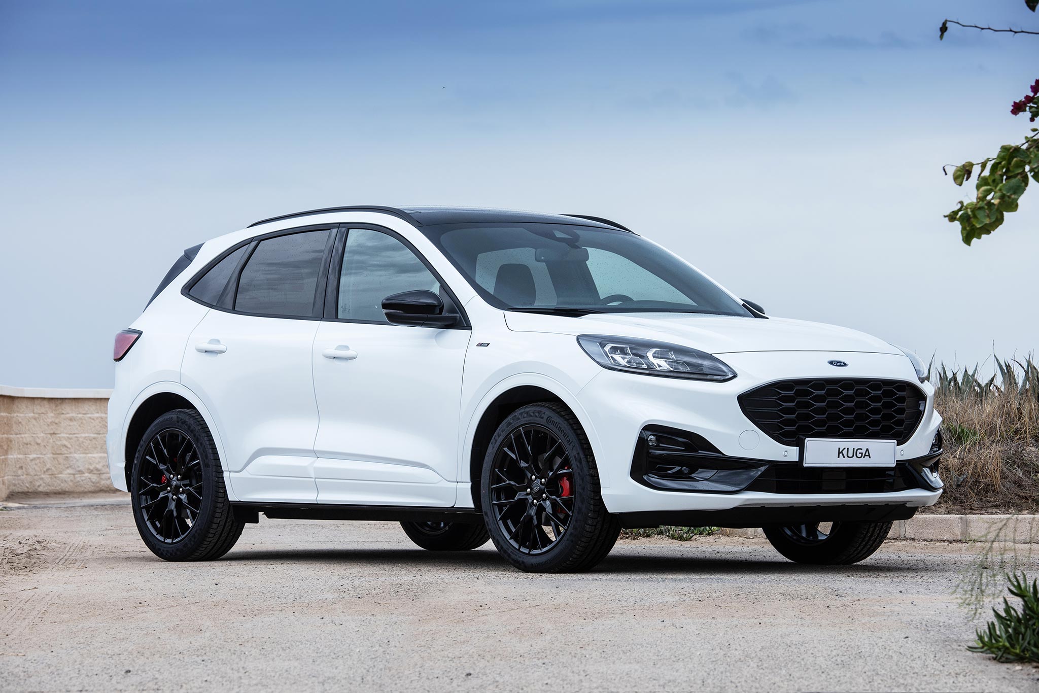 Ford Kuga Plug-In Hybrid je už druhý rok po sebe najpredávanejším PHEV v Európe