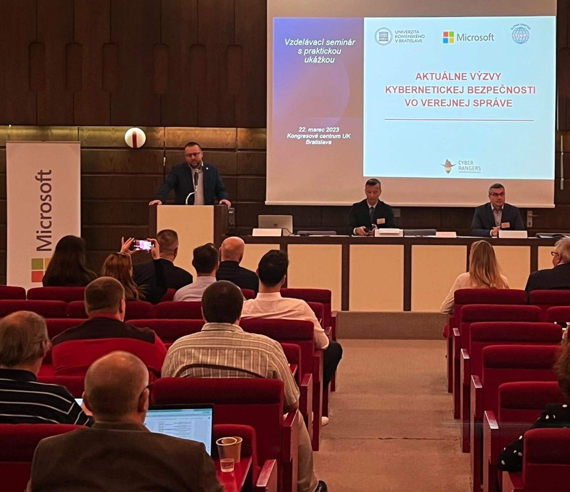 Výzvy a opatrenia kybernetickej bezpečnosti vo verejnej správe