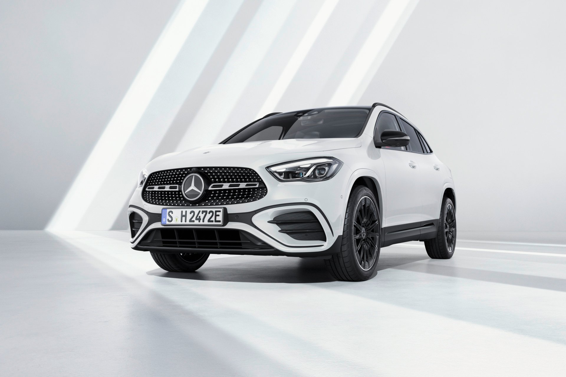Športové kompaktné SUV s mnohými inováciami: nový Mercedes-Benz GLA