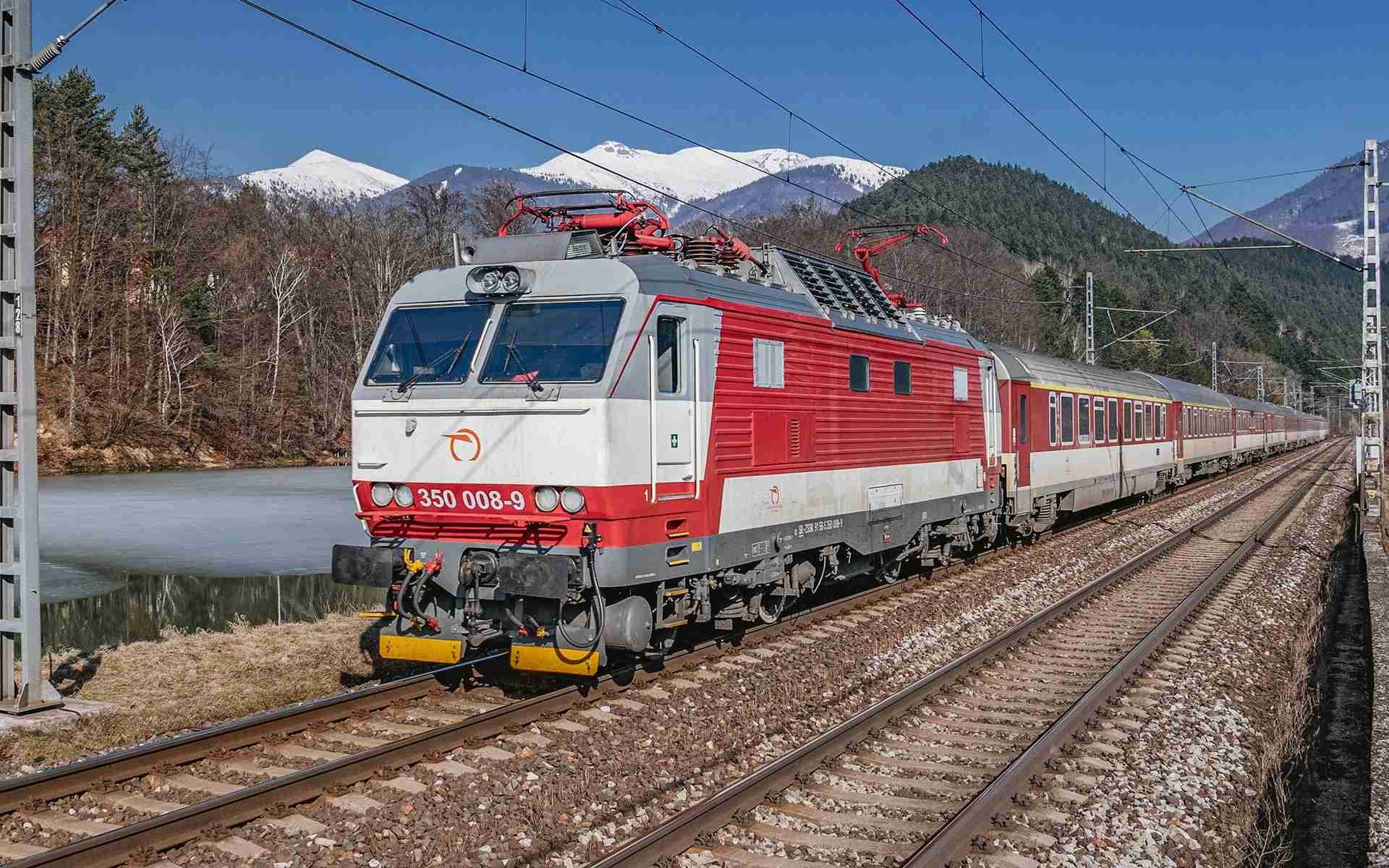 Na Veľkú noc ZSSK vypraví o 18 vlakov viac. Pozrite si, o ktoré ide