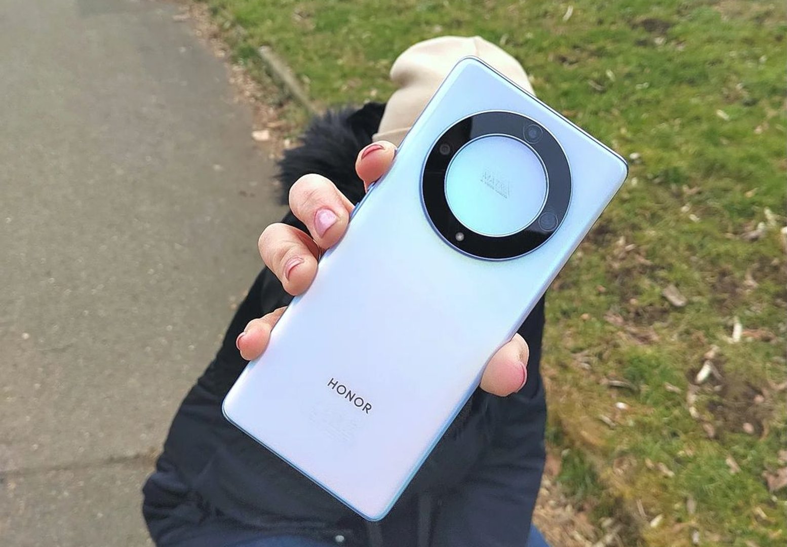 HONOR Magic5 Lite prešiel náročnou skúškou používania