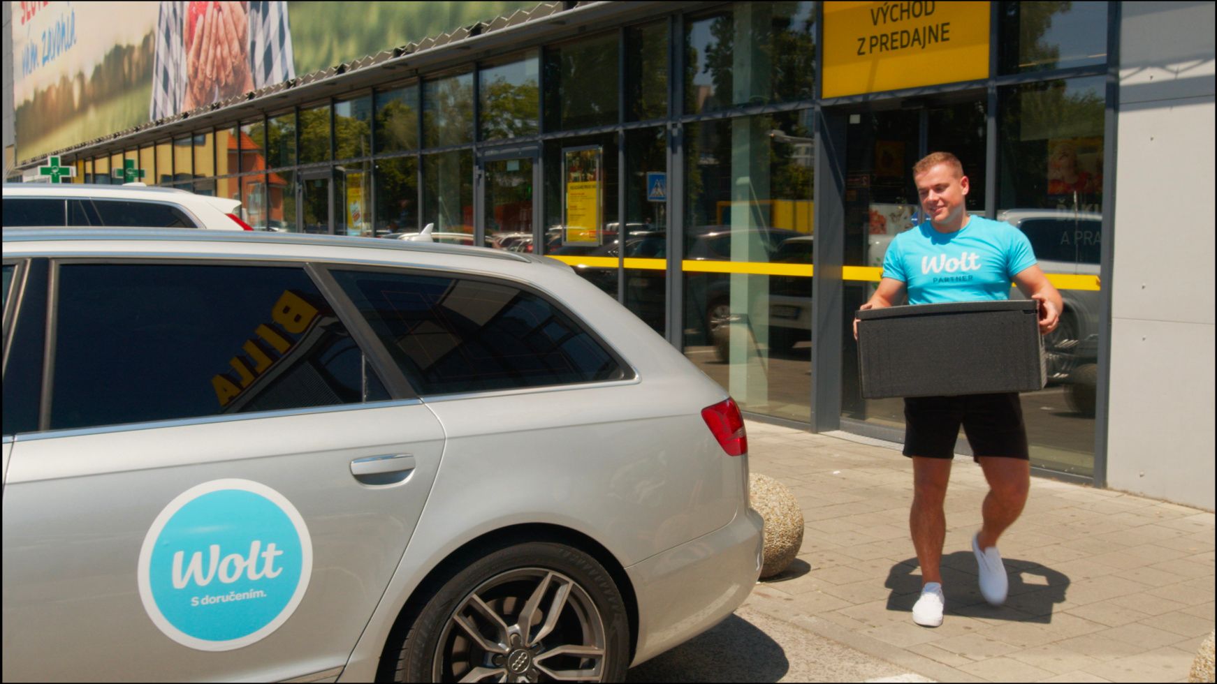 Vedeli ste, že cez WOLT si objednáte potraviny z BILLA? Teraz za donášku nezaplatíte ani cent