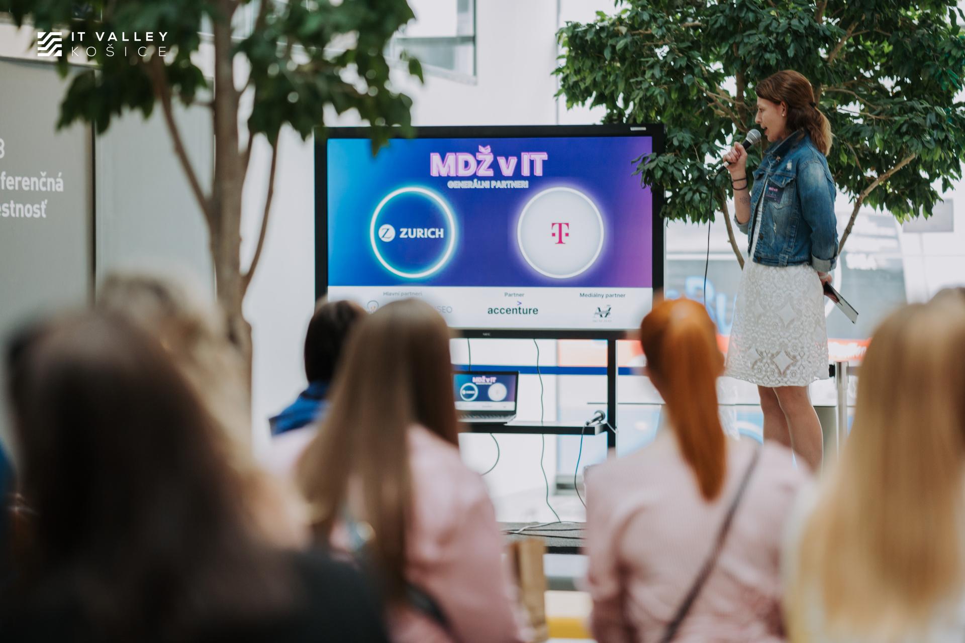 IT svetom môžu hýbať aj ženy. Nebáli sa o tom hovoriť na konferencii