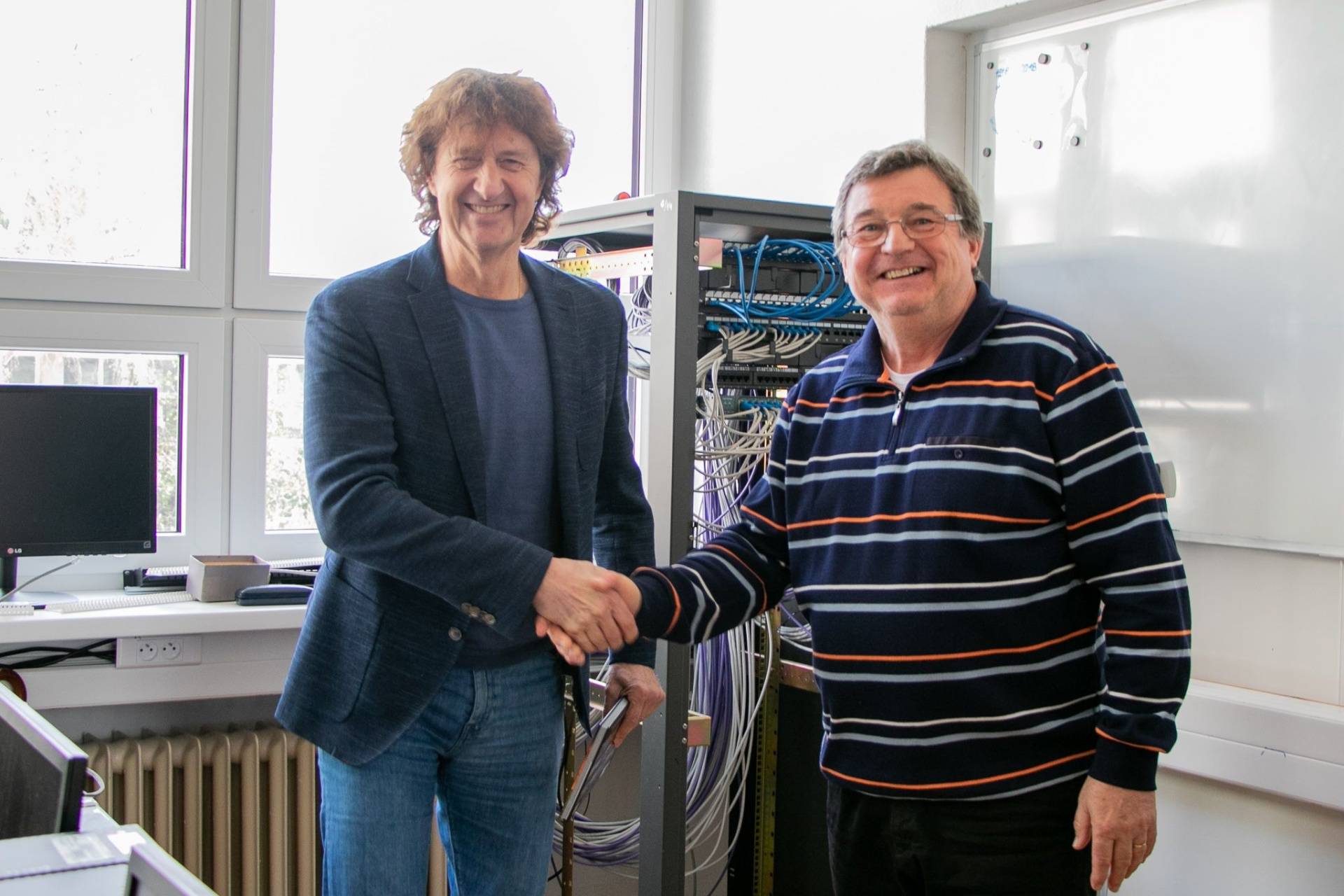 Orange bude spolupracovať s elektrotechnikmi v Piešťanoch. Podporí robotiku cez IoT