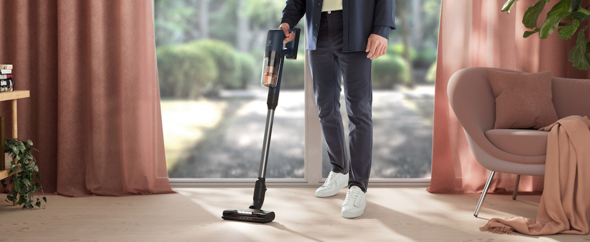 Nový rad tyčových vysávačov Electrolux 700 na každodenné upratovanie s ľahkosťou