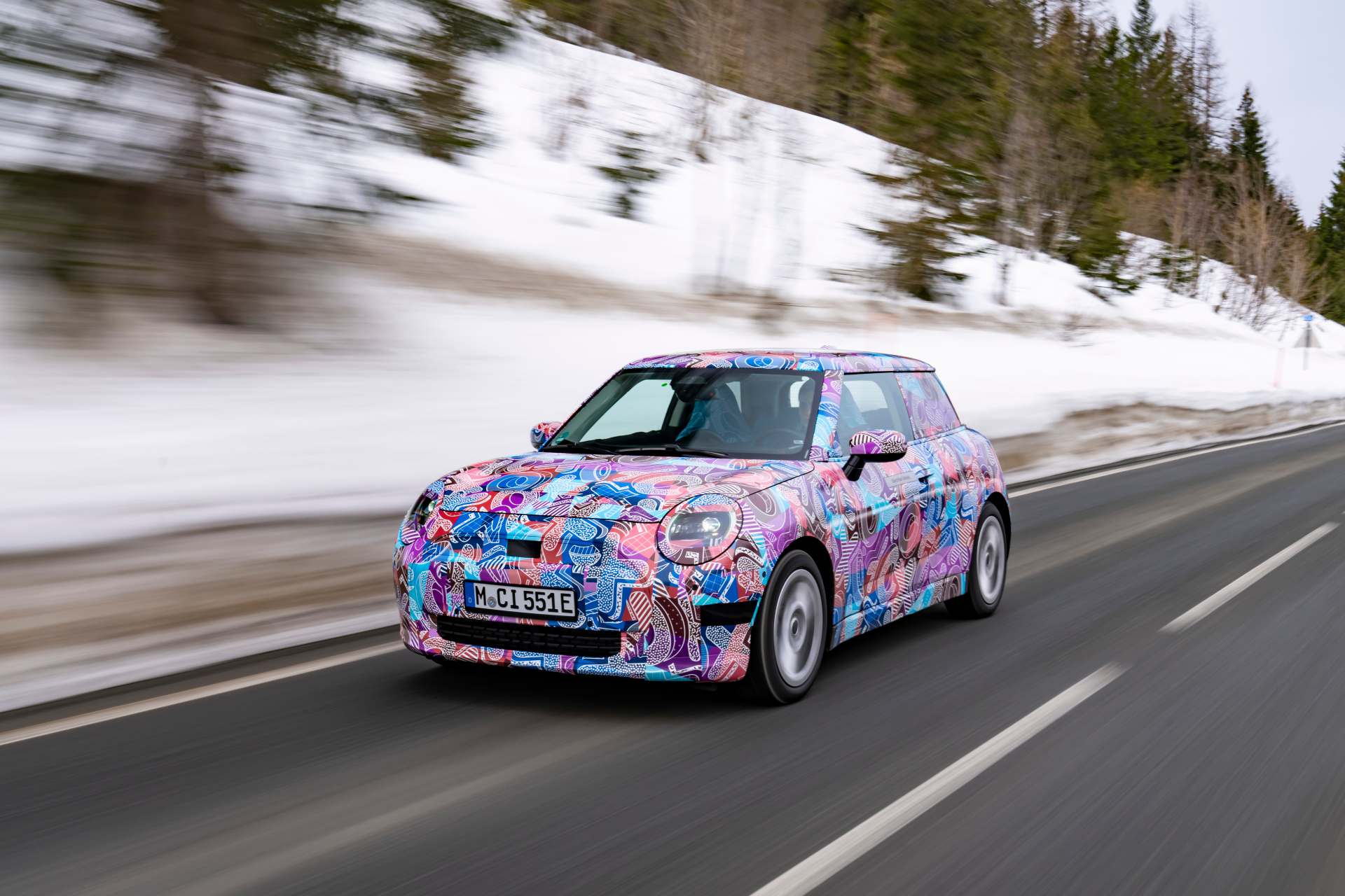 Nový 3-dverový model MINI Cooper Electric: budúcnosť čisto elektrickej zábavy z jazdy