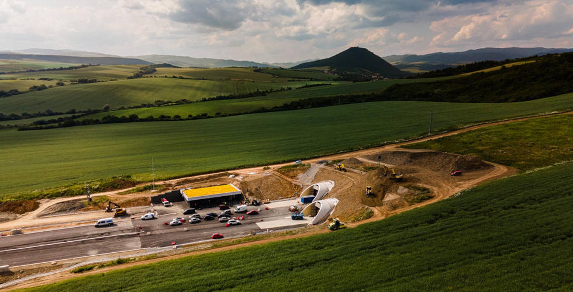 Veľký míľnik na stavbe prešovského tunela Bikoš – prvé svetlo