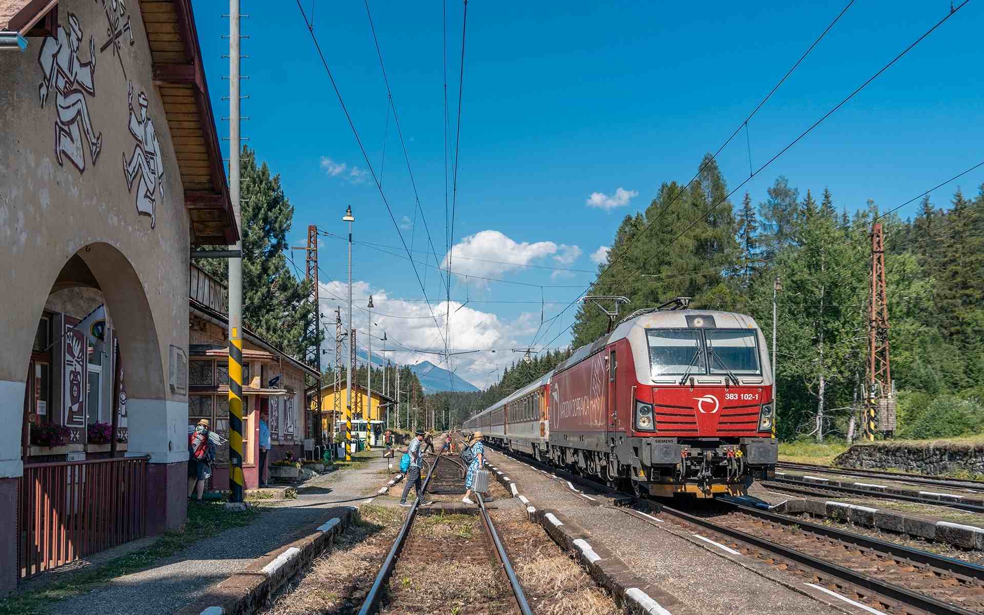 23 vlakov národného dopravcu mimoriadne zastaví v srdci najstaršieho folklórneho festivalu – vo Východnej
