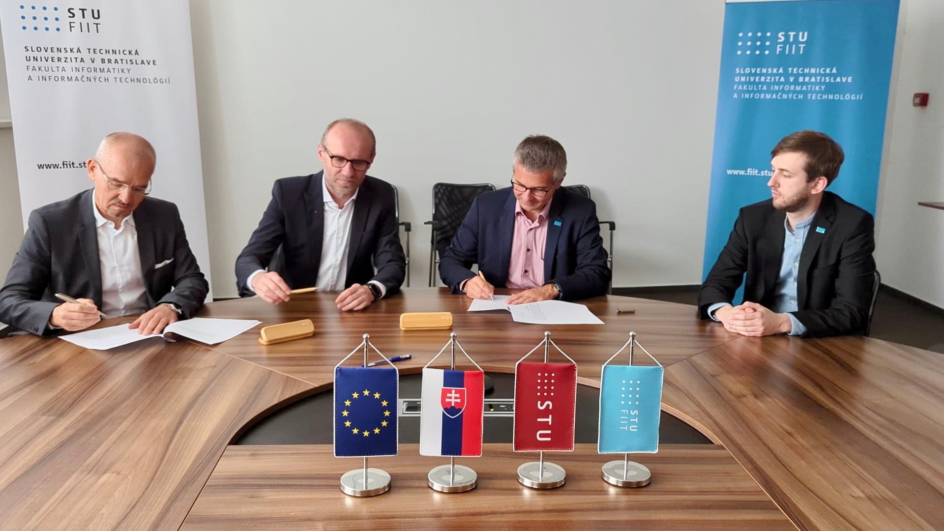 Ericsson Slovakia a FIIT STU spoločne budujú laboratórium 5G technológií