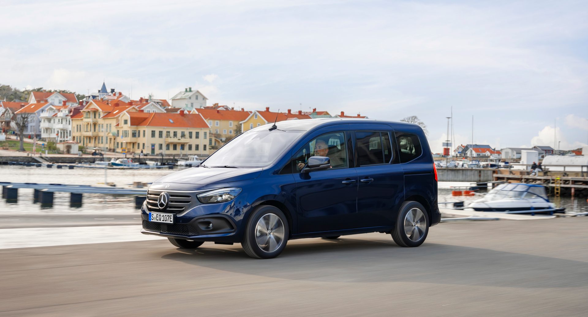 Nový malý van pre každodenné voľnočasové aktivity: EQT od Mercedes-EQ