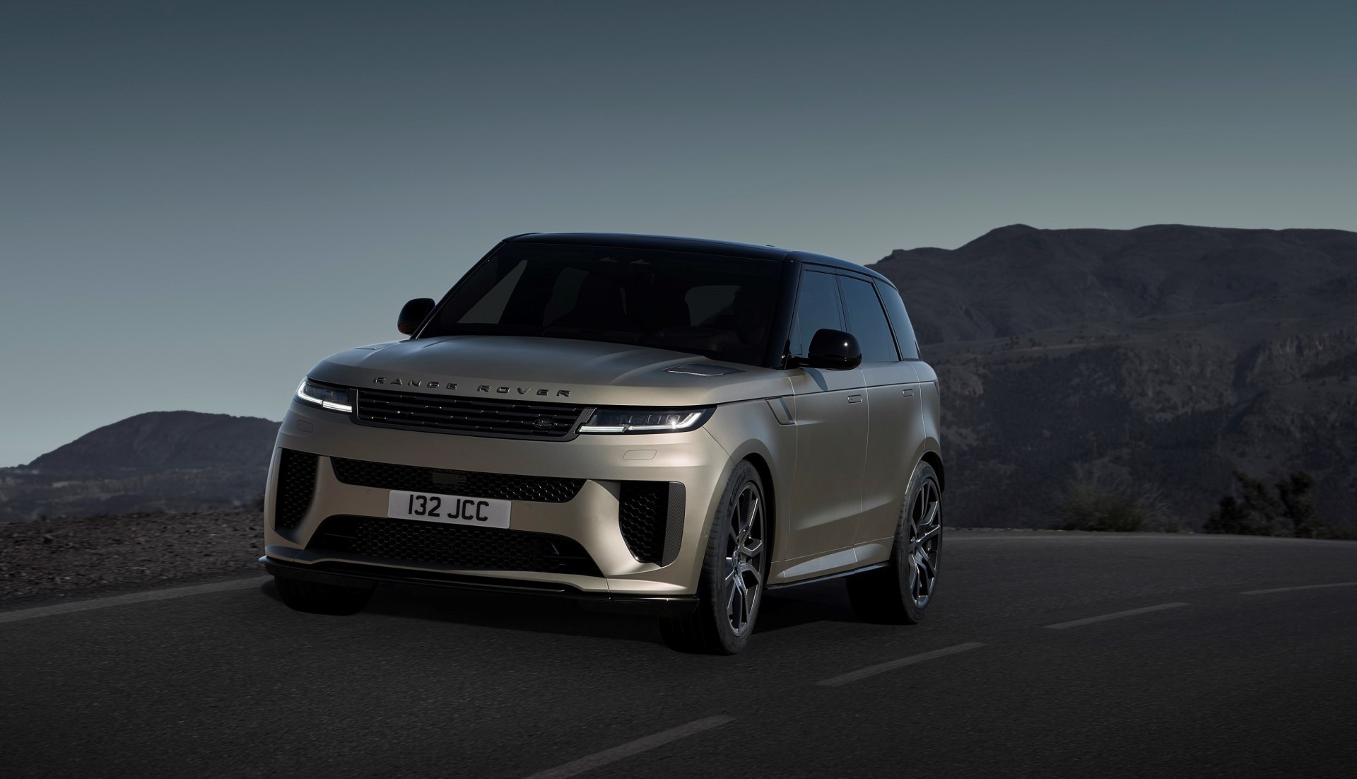 Nový Range Rover Sport SV: Vlajková loď moderného luxusného výkonu