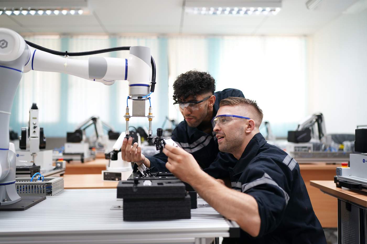 Priemysel 4.0 a elektromotory – aké benefity prinášajú moderné pohony?