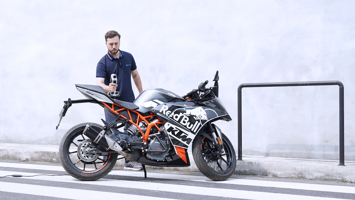 Elvira predstavuje infračervený laserový 3D skener iReal M3