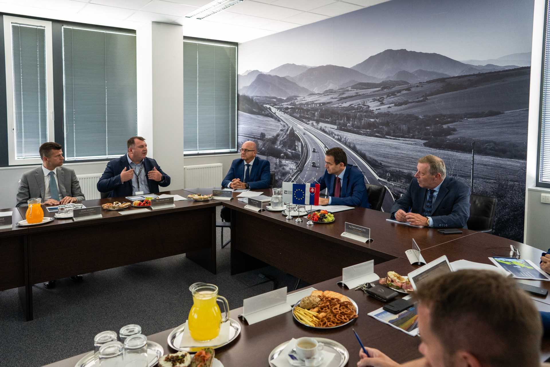 Príchod EETS poskytovateľov výrazne zníži nákladovosť výberu mýta