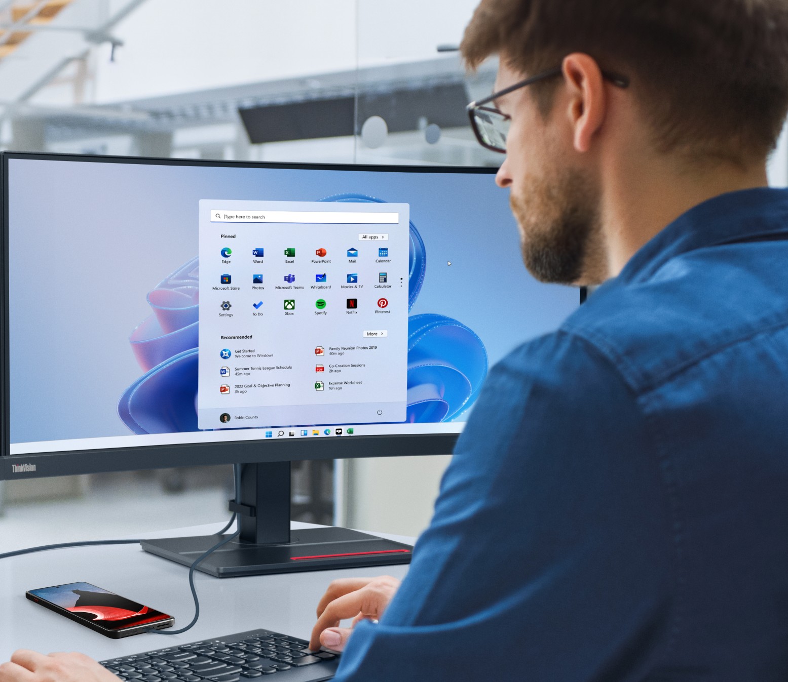 ThinkPhone získa v rámci nového partnerstva medzi spoločnosťami Motorola a Microsoft nové funkcie pre zvyšovanie produktivity