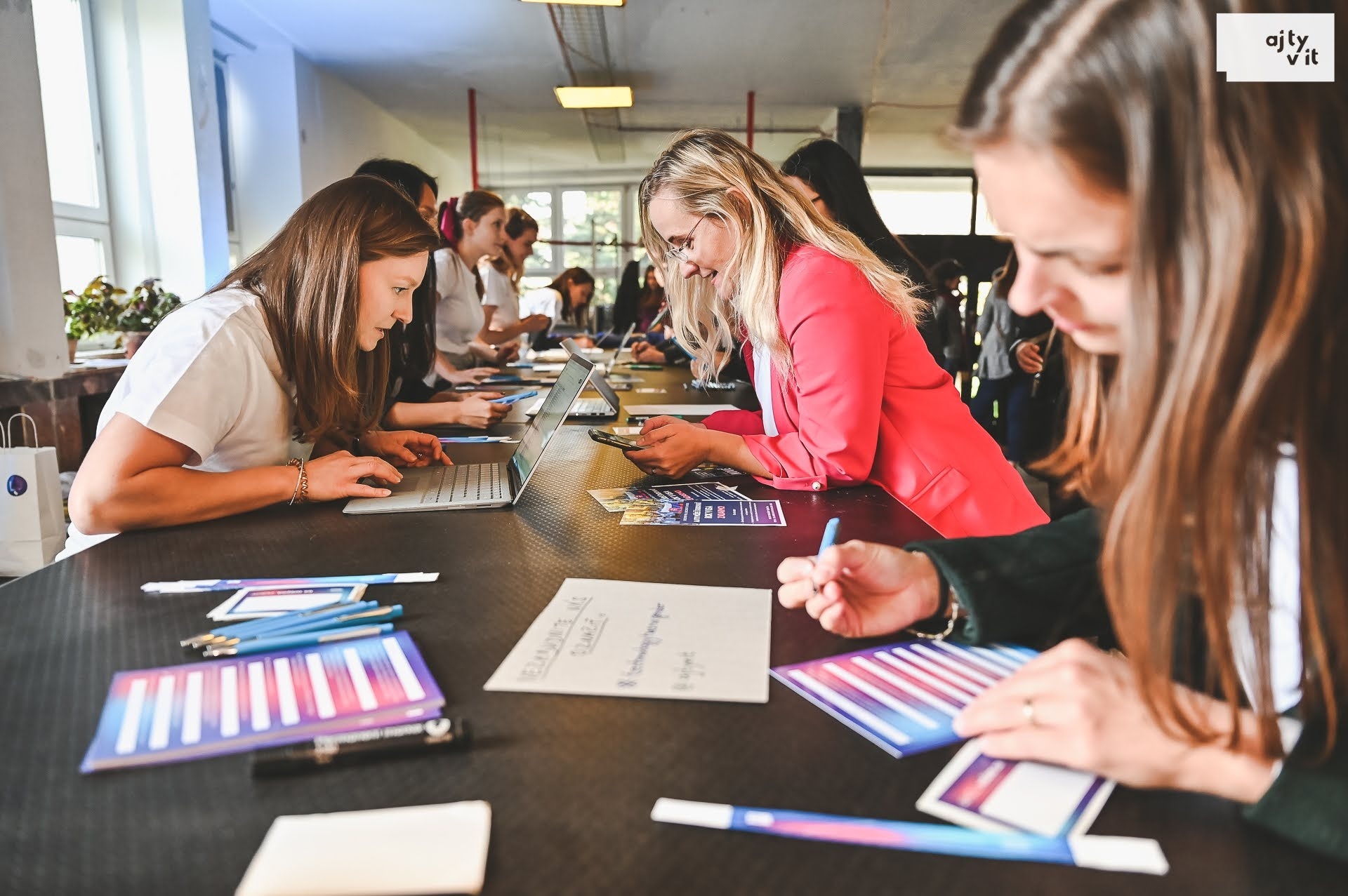 Koľko odvahy potrebujú ženy na zmenu kariéry? V Bratislave predstaví konferencia Slovak Women in Tech 2023