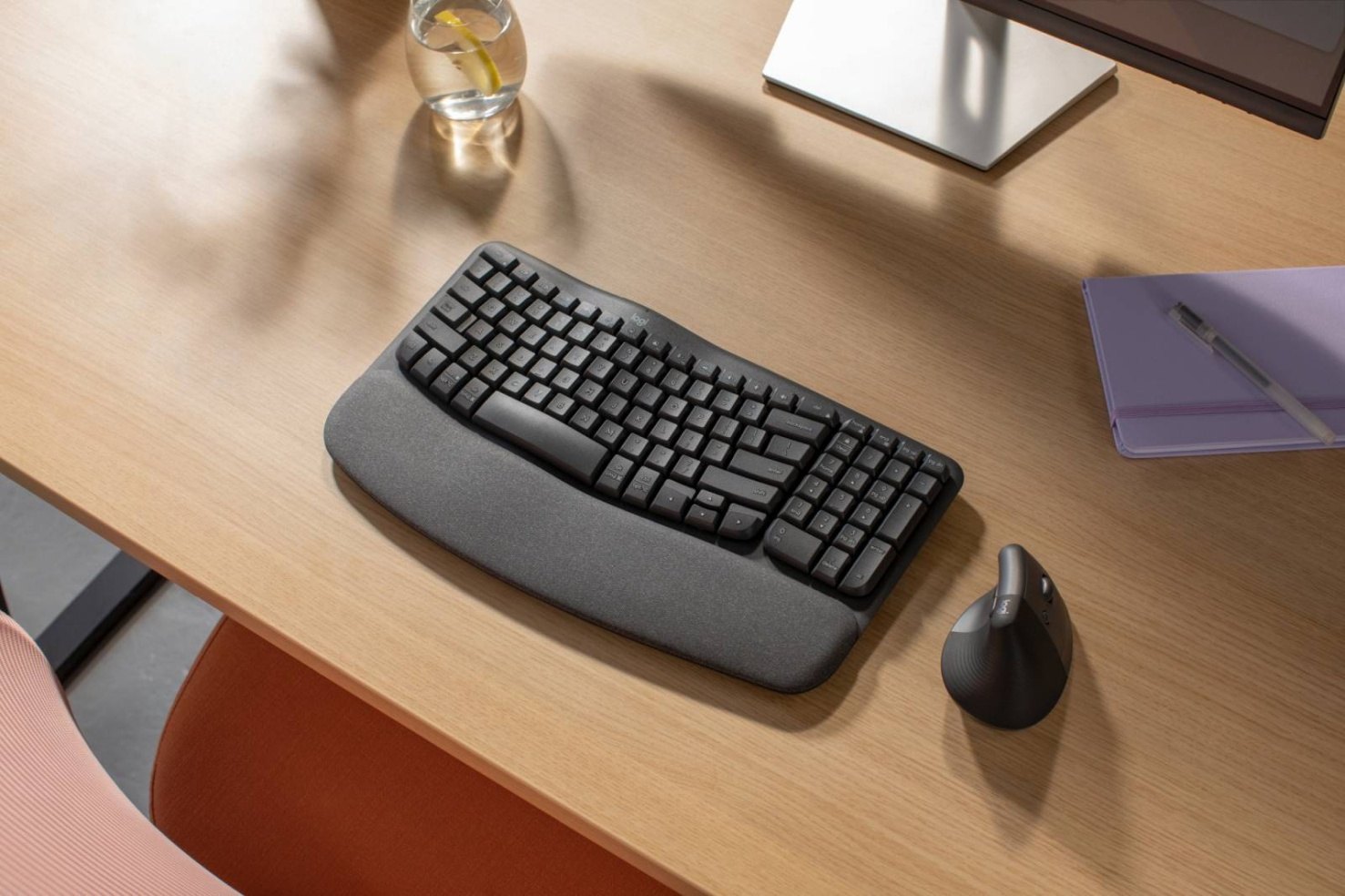 Spoločnosť Logitech uvádza na trh ergonomické klávesnice Wave Keys, ktoré zvyšujú komfort a produktivitu