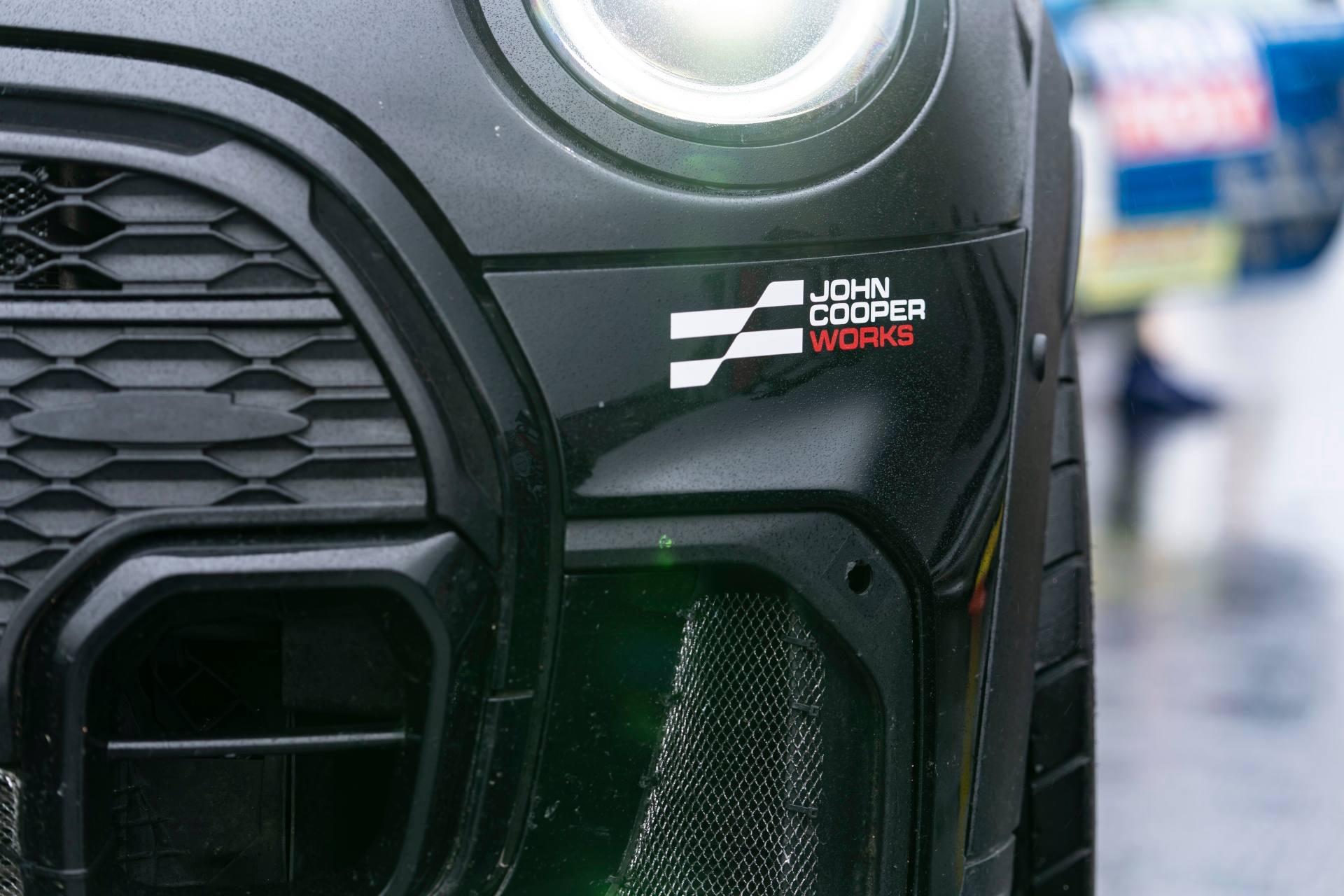 Debut nového loga John Cooper Works