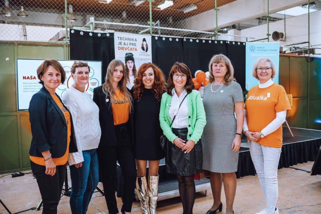 Deň dievčat v Duálke podčiarkol dôležitosť dievčat v technike