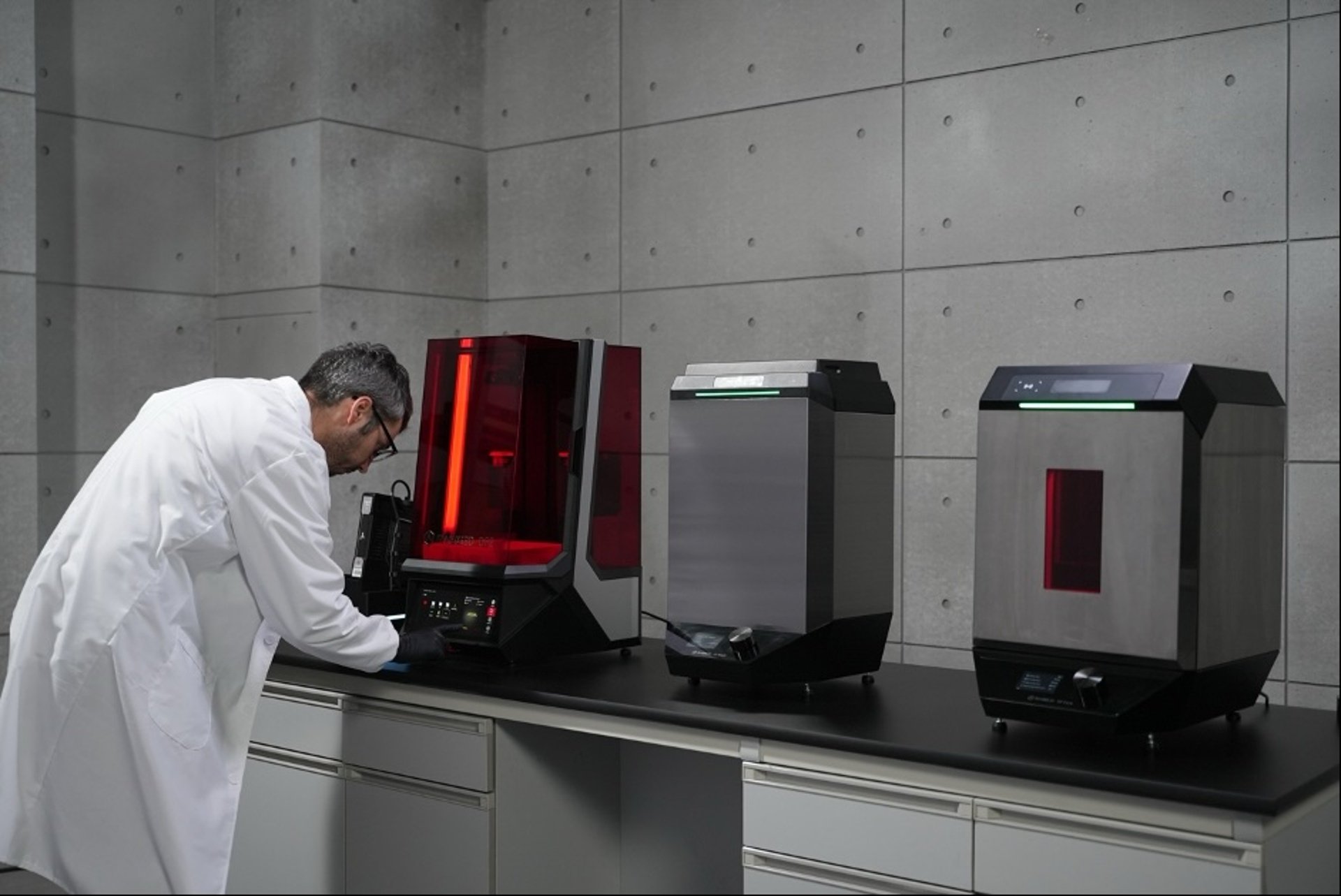 Raise3D uviedla 3D tlačiareň DF2 na profesionálnu resinovú tlač