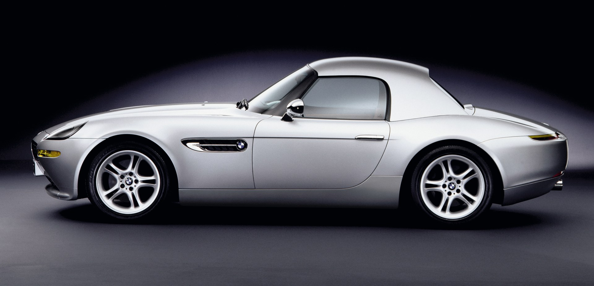 Tip na výlet: BMW Z8 a výstava ikonických automobilov Jamesa Bonda prichádzajú do Prahy