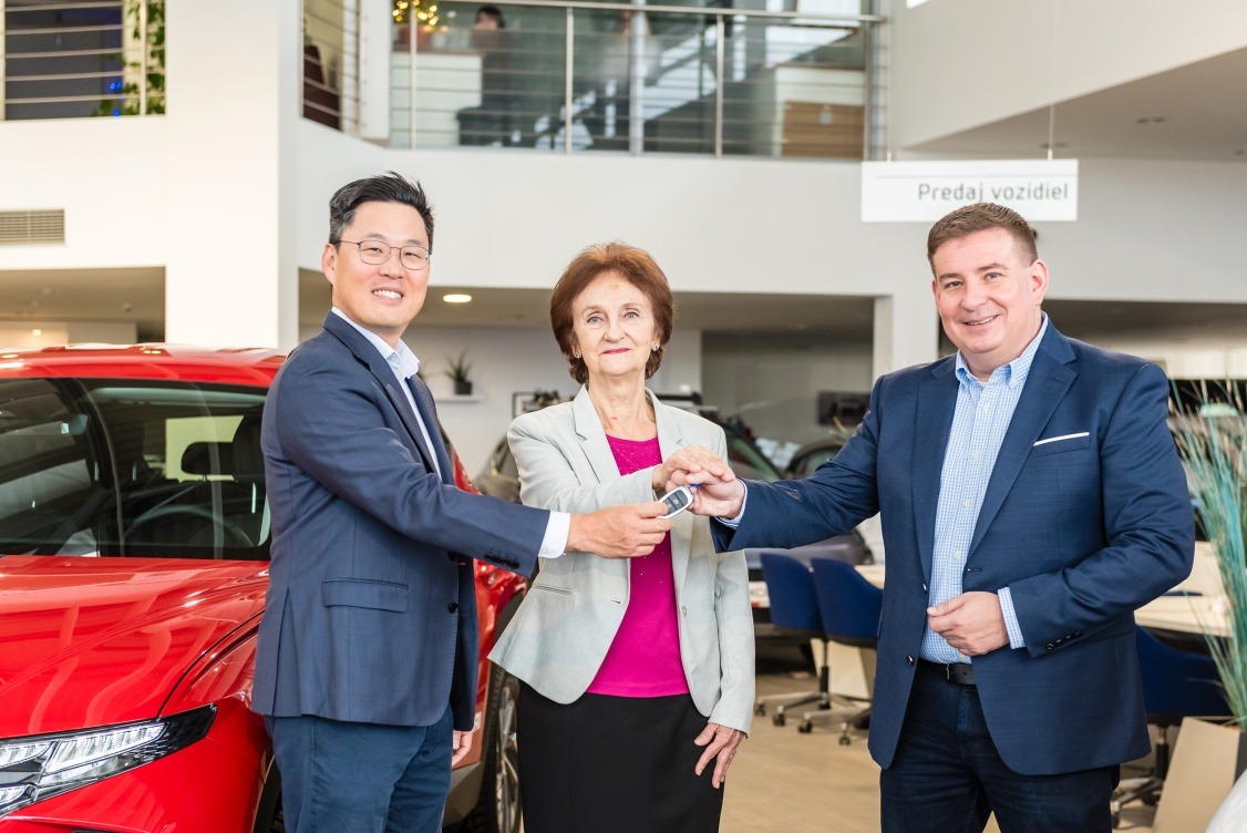 Organizácia NIE RAKOVINE bude za pacientmi jazdiť na Hyundai STARIA a TUCSON