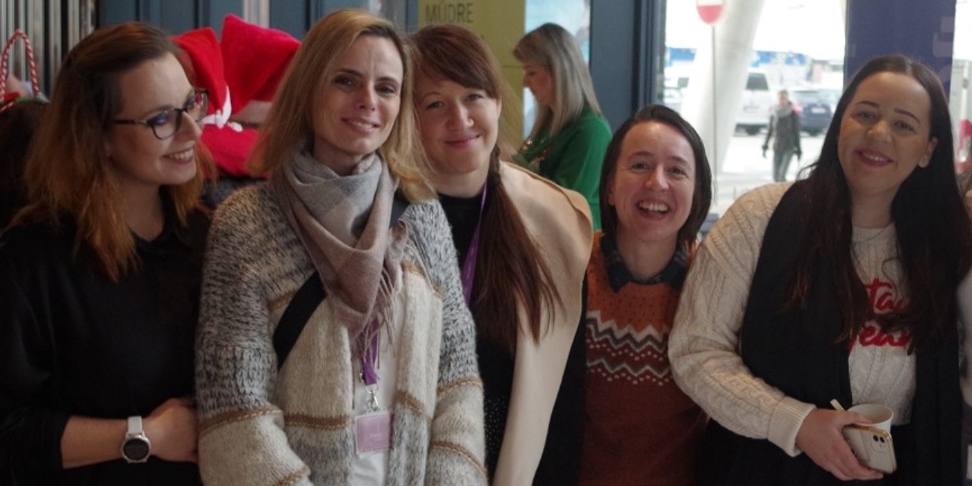 10. ročník Upečme si Vianoce: Zamestnanci firiem sa spojili, aby podporili ľudí v núdzi