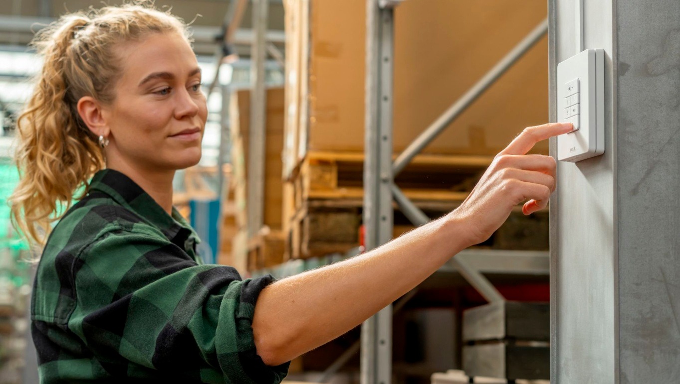 Axis predstavuje nový ovládač na jednoduchšie nastavenie hlasitosti a zdroja zvuku v zónach