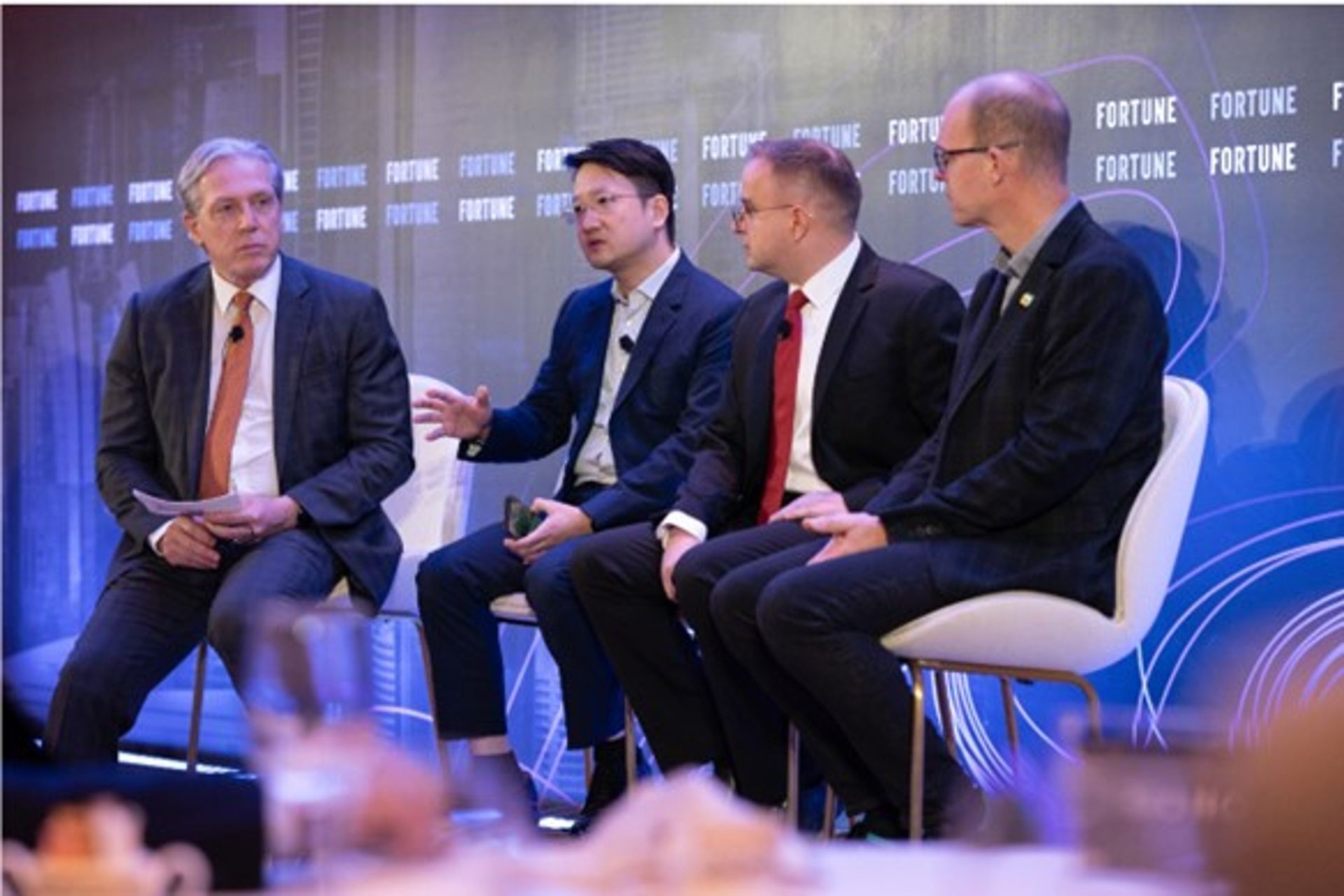 Čo bude ďalej: HONOR na Fortune Global Forum 2023 načrtáva budúcnosť skladacích smartfónov a technológií zameraných na človeka