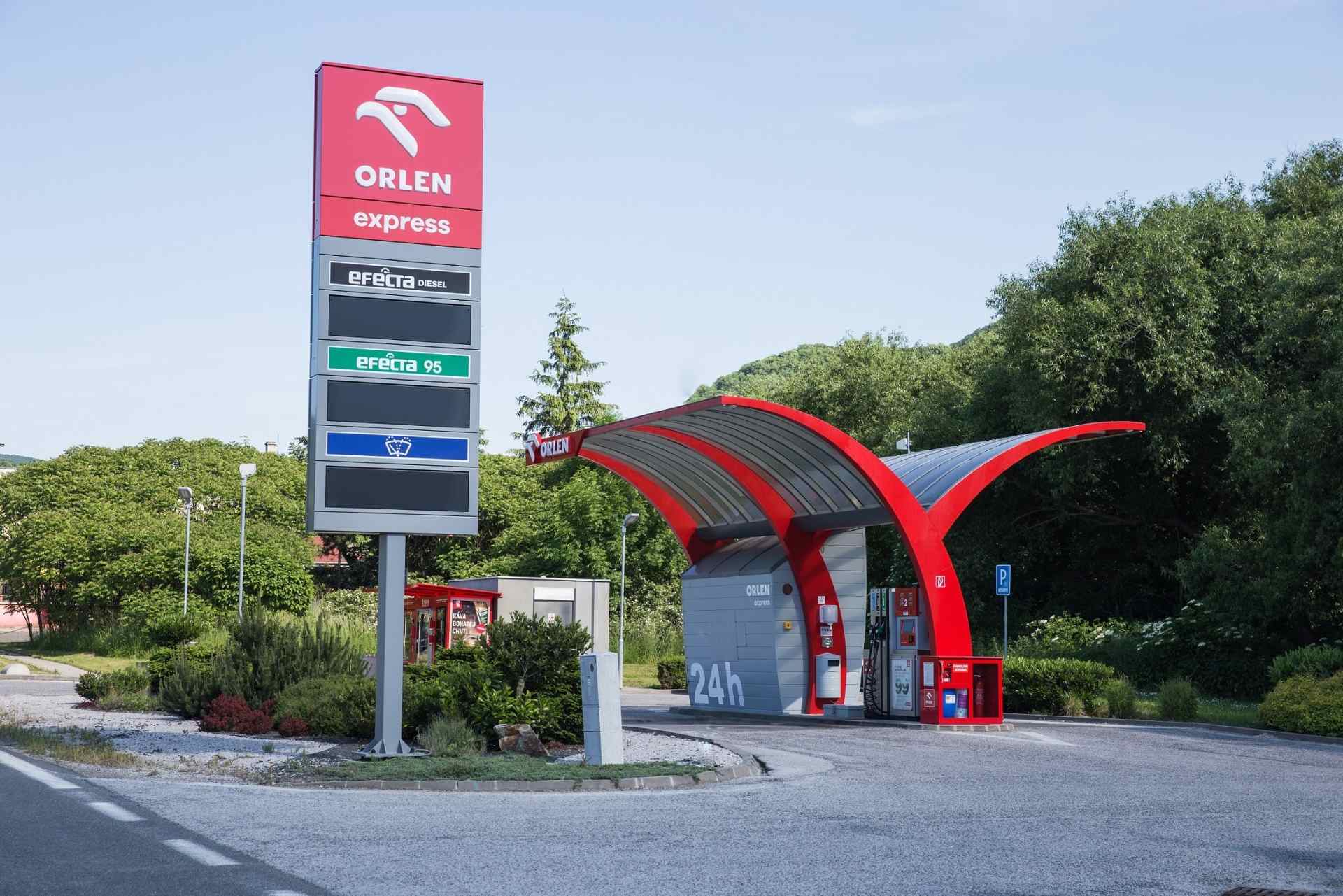 ORLEN na Slovensku zdvojnásobil počet staníc. Budúci rok spustí mobilnú aplikáciu a začne budovať elektromobilnú infraštruktúru