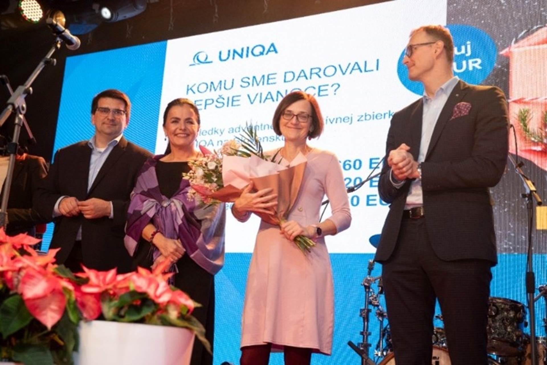 Zamestnanci UNIQA obdarovali pred Vianocami tri charitatívne organizácie