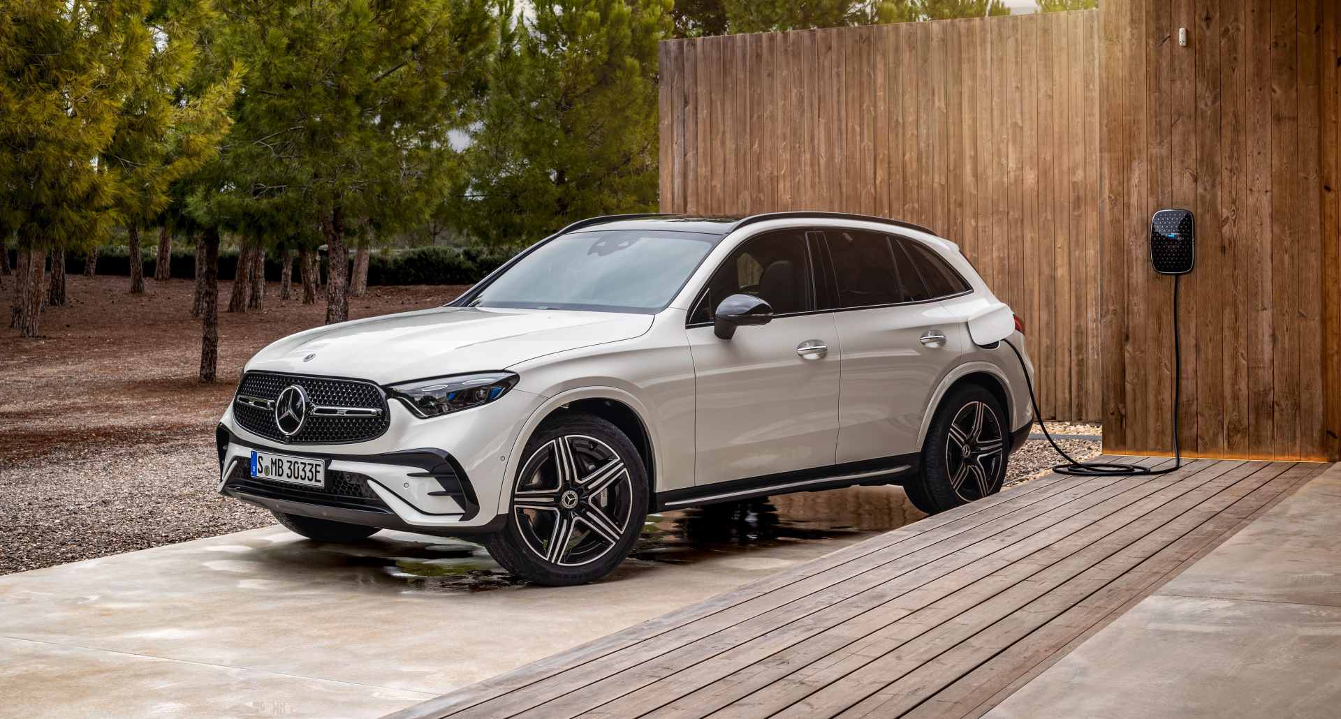 Značka Mercedes-Benz aj v roku 2023 potvrdila prvenstvo v prémiovom segmente na Slovensku