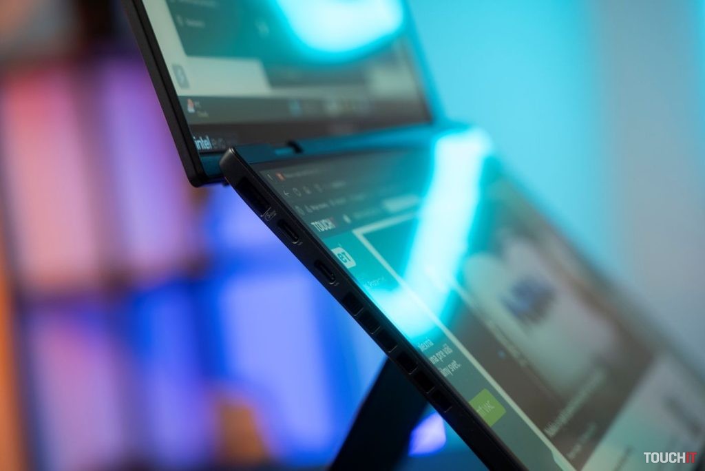 ASUS Zenbook DUO (UX8406)