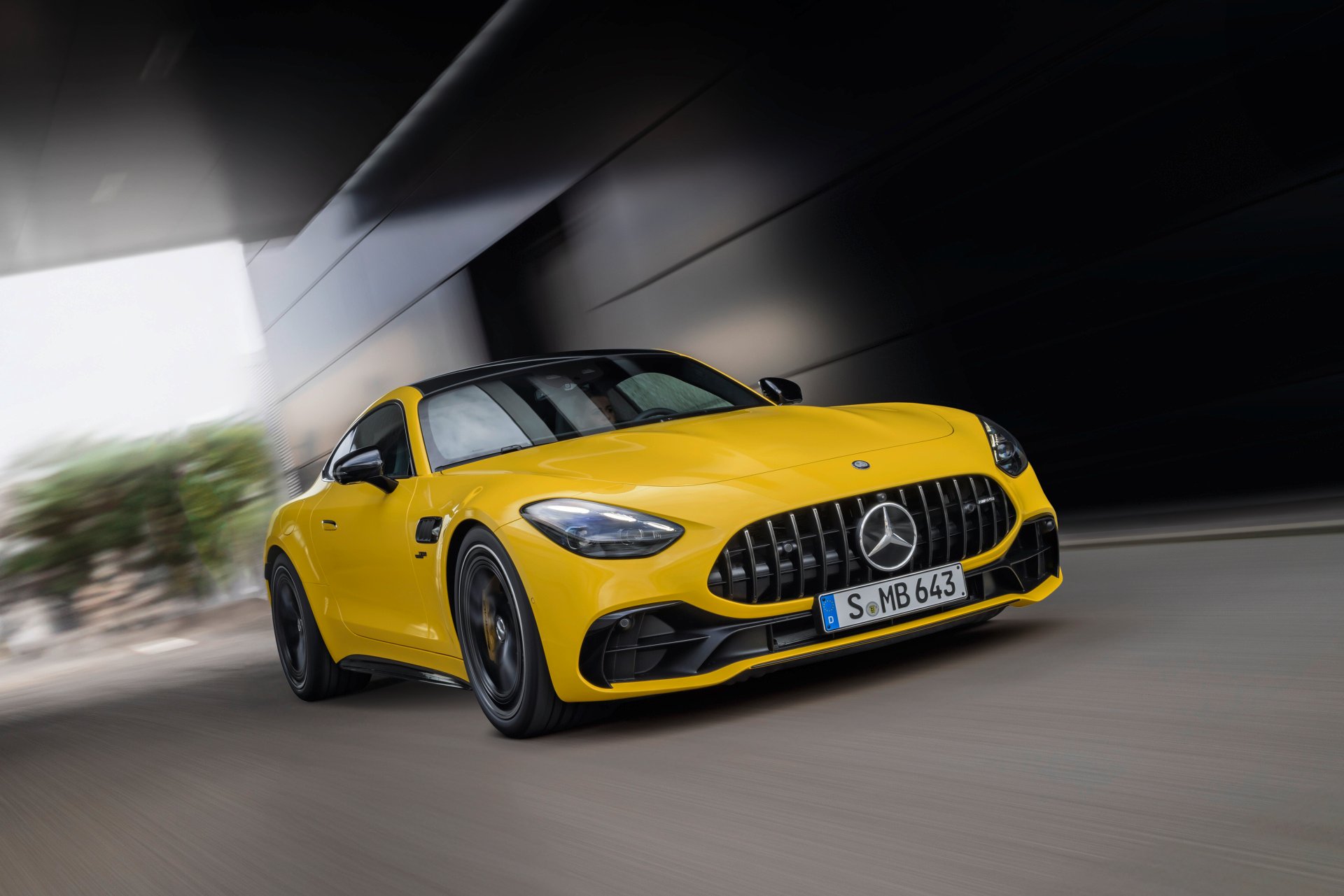 Elegantné potešenie z jazdy pre puristov: nový model Mercedes-AMG GT 43 kupé