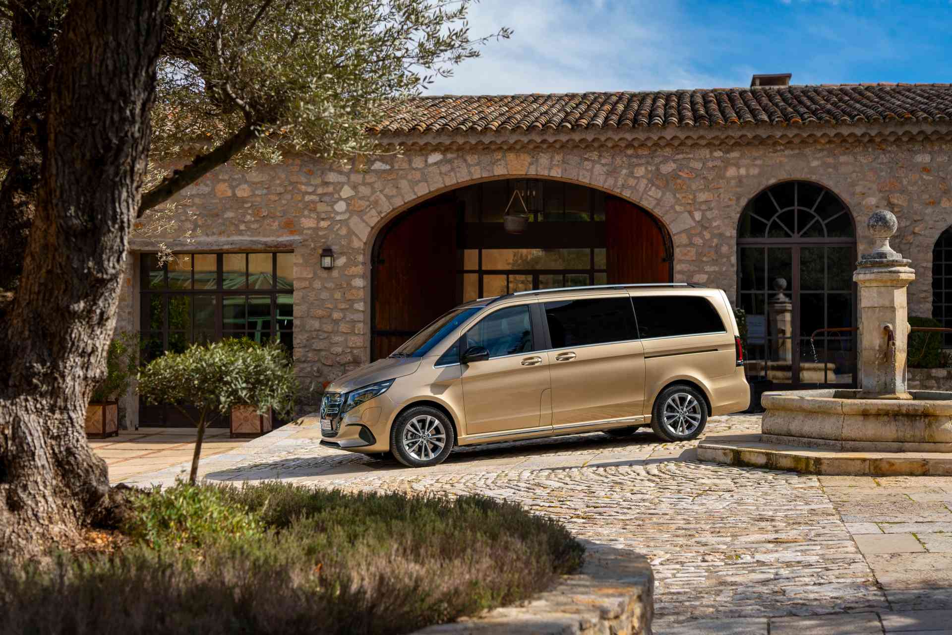 Mercedes-Benz predstaví na podujatí eFleet Day 2024 komplexnú ponuku riešení elektromobility pre firmy