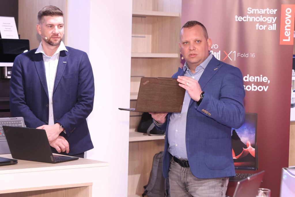 Michal Pikus a Peter Oravec lenovo