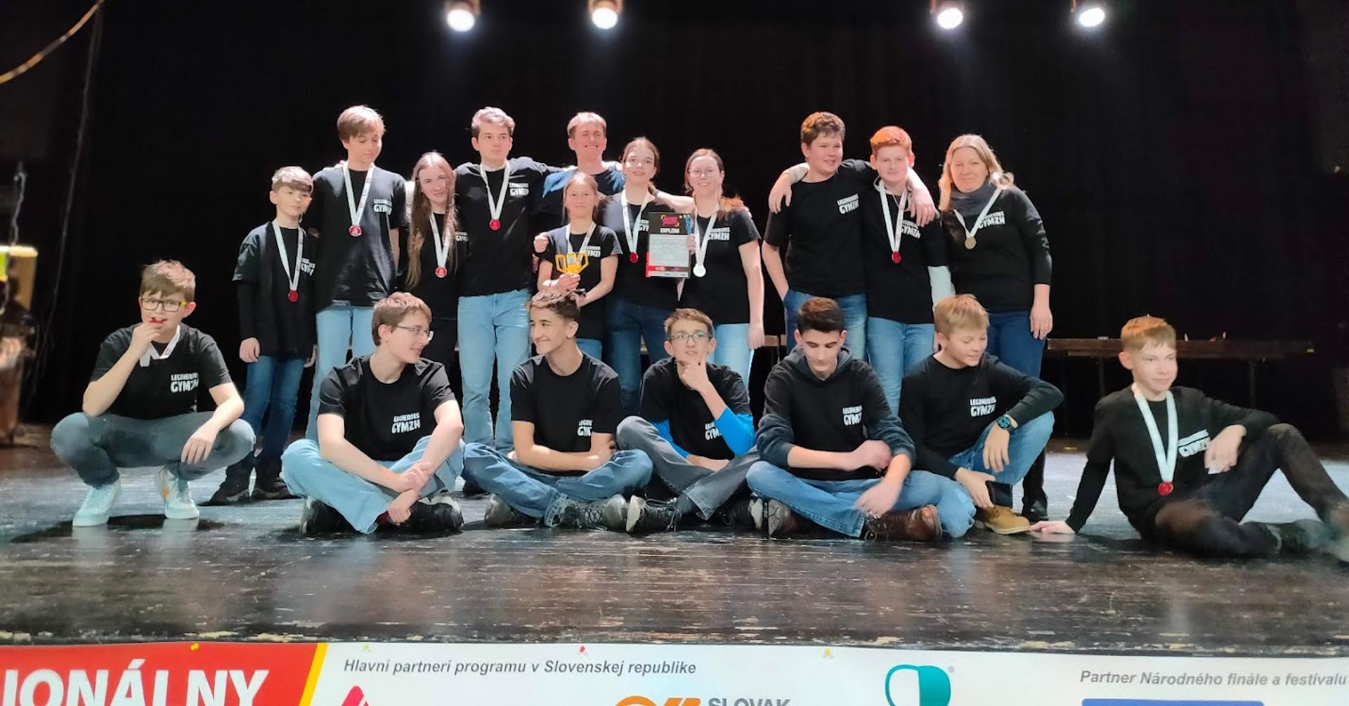 Tím Legoheroes postúpil do národného kola v súťaži FLL